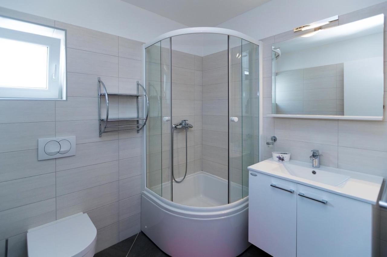Apartman Lara Crikvenica Ngoại thất bức ảnh